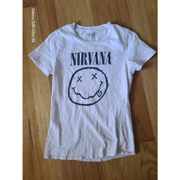 NIRVANA Tops - Nirvana size small light pink short sleeve tee